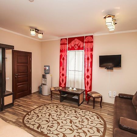Slavyanskaya Hata Hotel Baranovicsi Kültér fotó