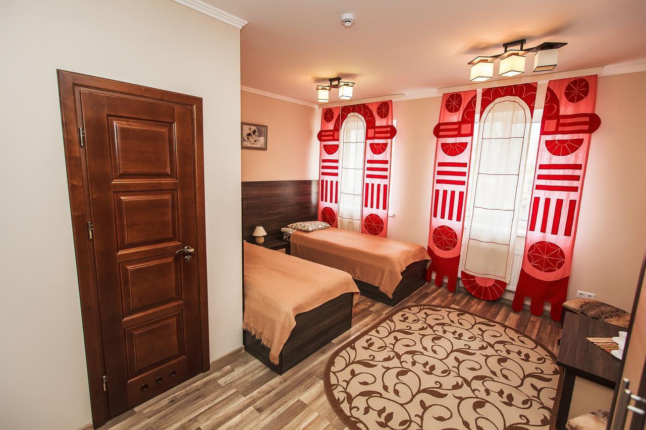 Slavyanskaya Hata Hotel Baranovicsi Kültér fotó