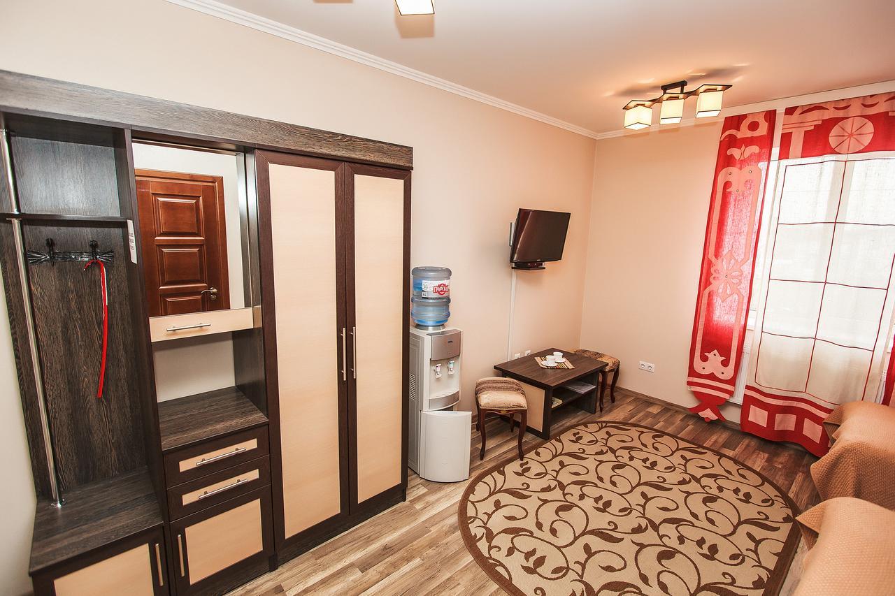 Slavyanskaya Hata Hotel Baranovicsi Kültér fotó