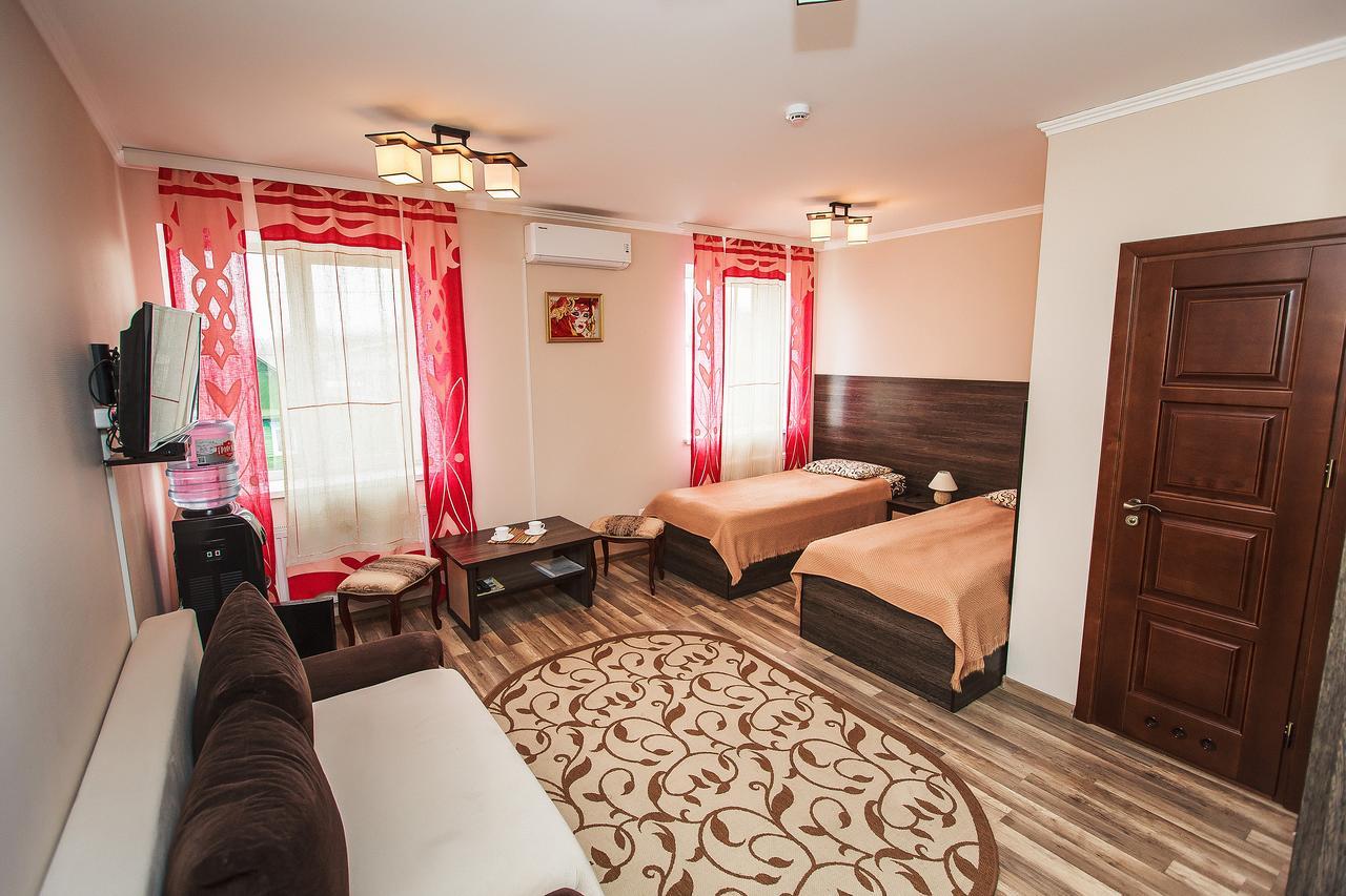 Slavyanskaya Hata Hotel Baranovicsi Kültér fotó