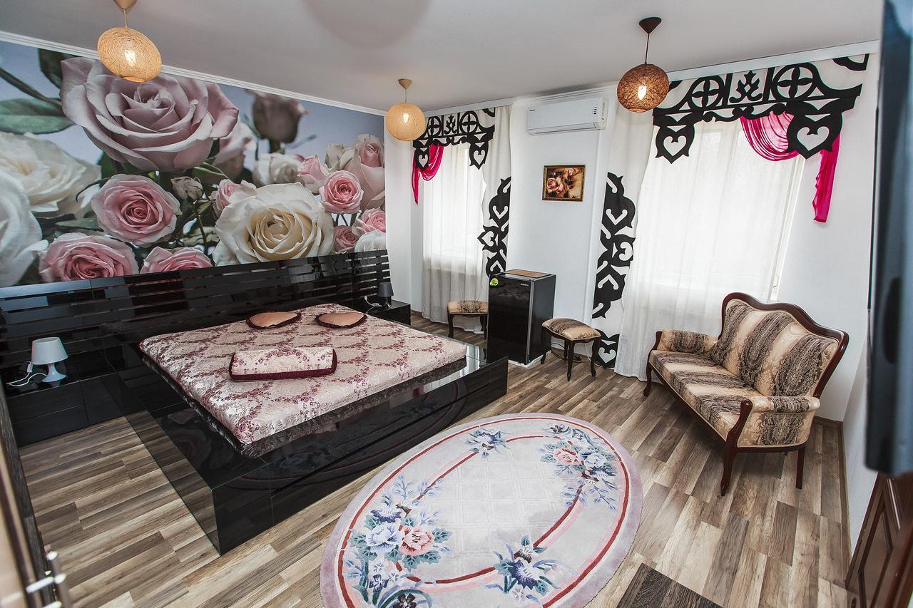 Slavyanskaya Hata Hotel Baranovicsi Kültér fotó