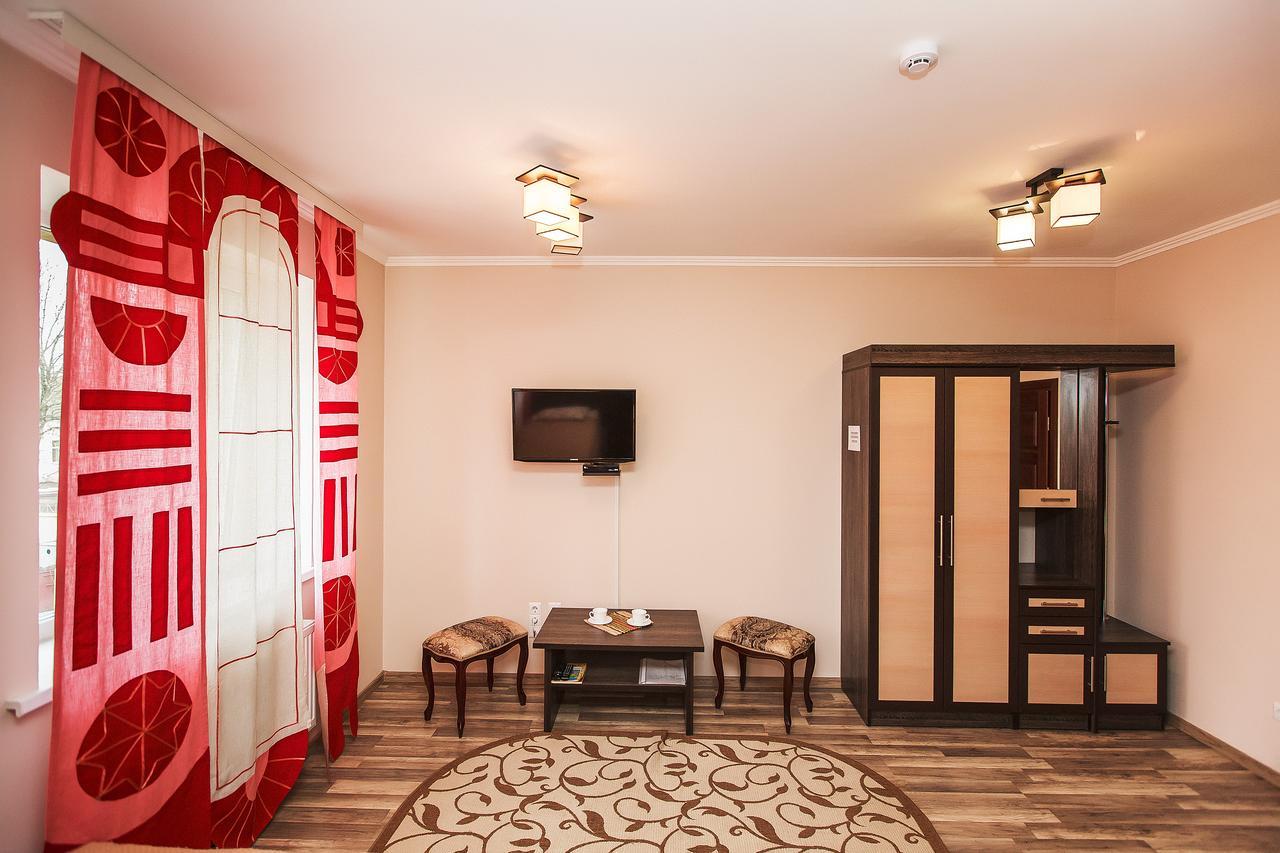 Slavyanskaya Hata Hotel Baranovicsi Kültér fotó