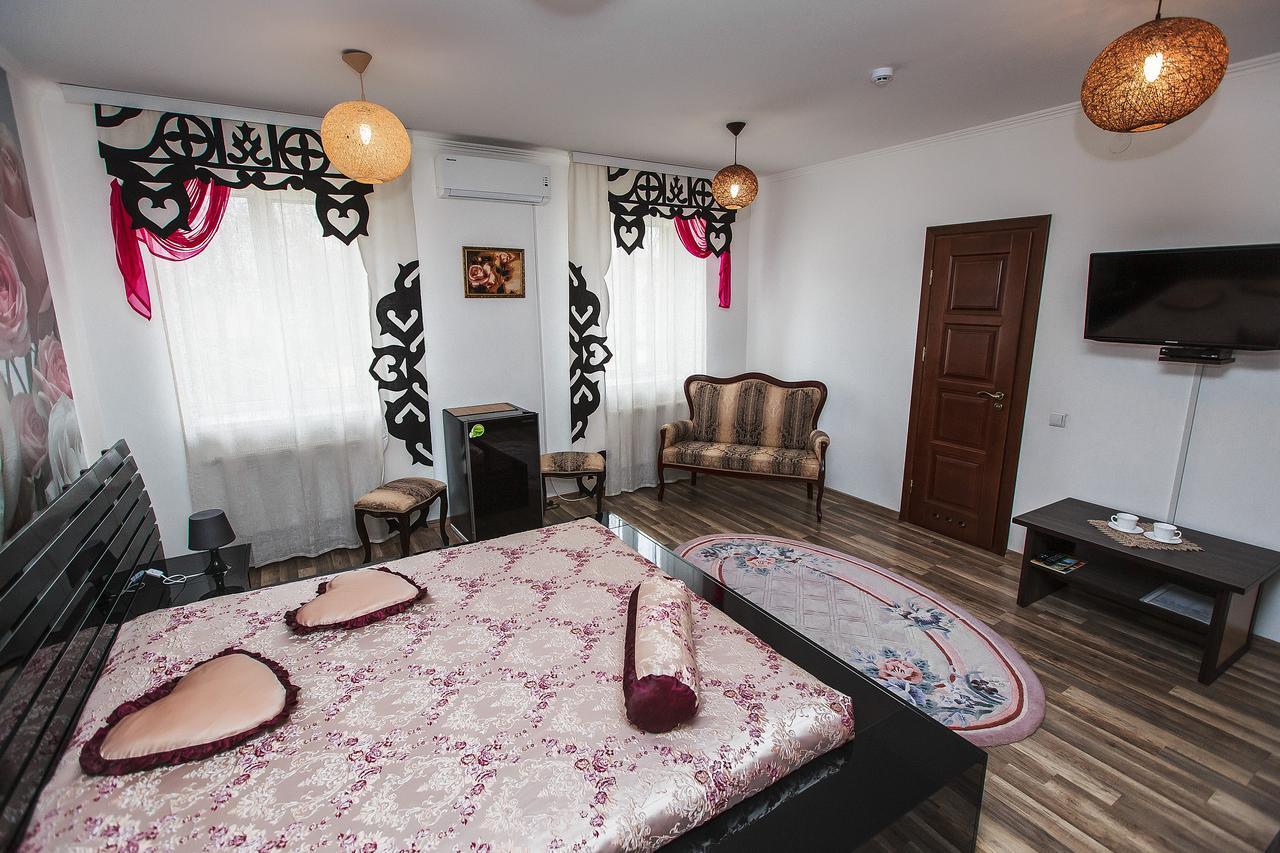 Slavyanskaya Hata Hotel Baranovicsi Kültér fotó