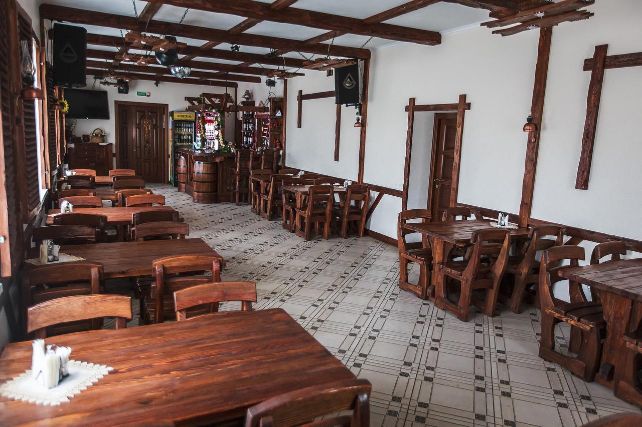 Slavyanskaya Hata Hotel Baranovicsi Kültér fotó